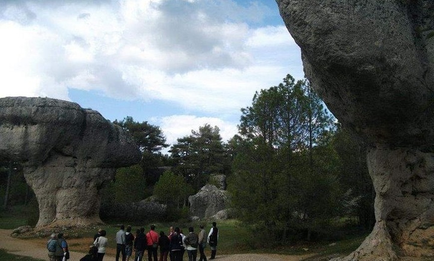 Image 2: Visita guiada en la Ciudad Encantada