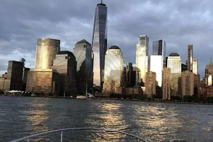 2-hour Private Luxury New York City Sunset Boat Tour