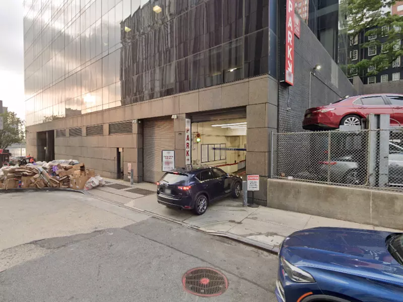 Parking at Icon Parking - 530-546 E. 73rd St. Parking LLC Garage - Primary Image