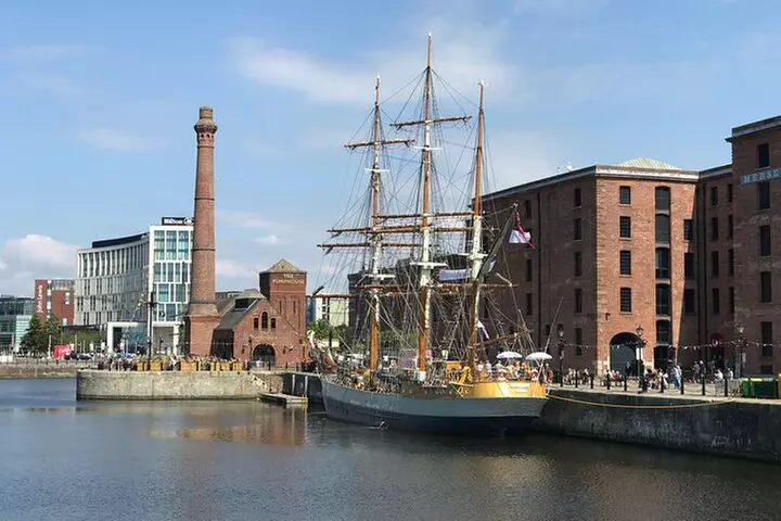 Liverpool Beatles Tour from Manchester with Casbah Club & Cavern