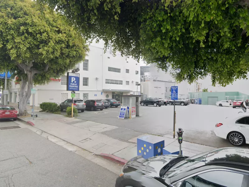 Parking at [SQ80] 1001 Westwood Blvd. Lot