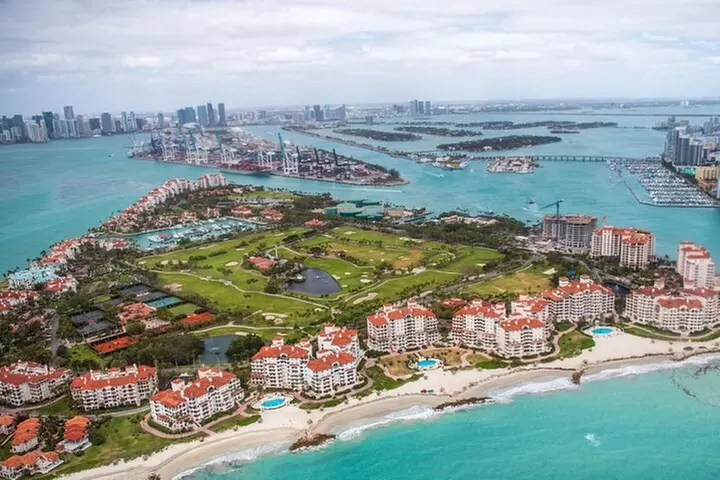 Miami Top-Rated Helicopter Tour: South Beach, Downtown & Islands