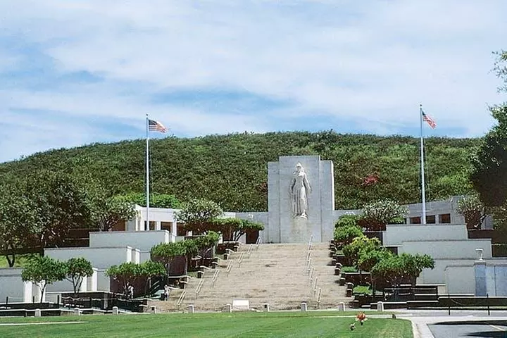 Stars and Stripes Tour: Pearl Harbor and Battleship Missouri