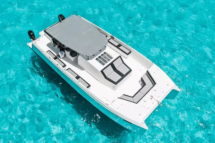 Private Atomic Catamaran Tour to Isla Mujeres