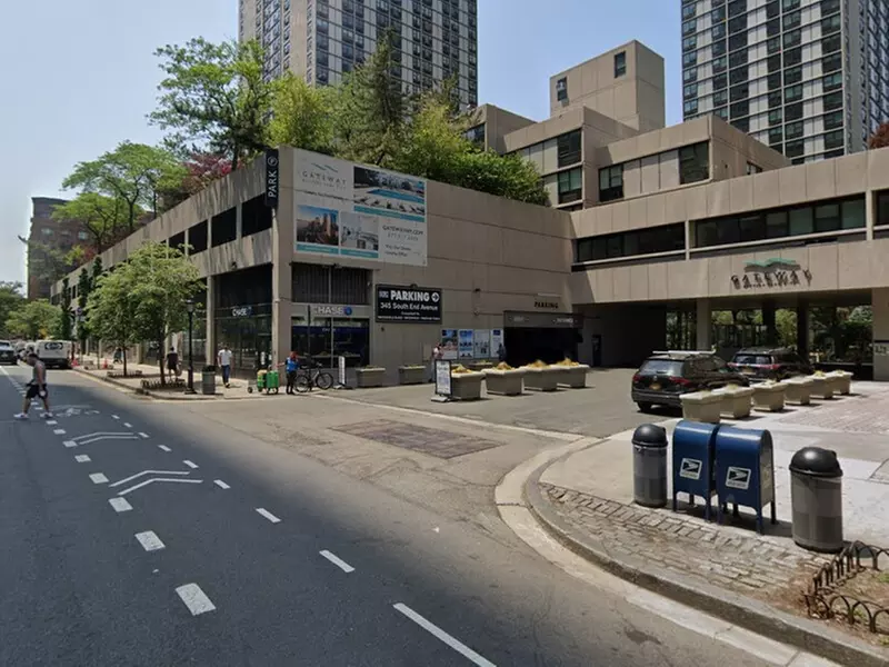 Parking at MPG Parking - Gateway Plaza Garage - Primary Image