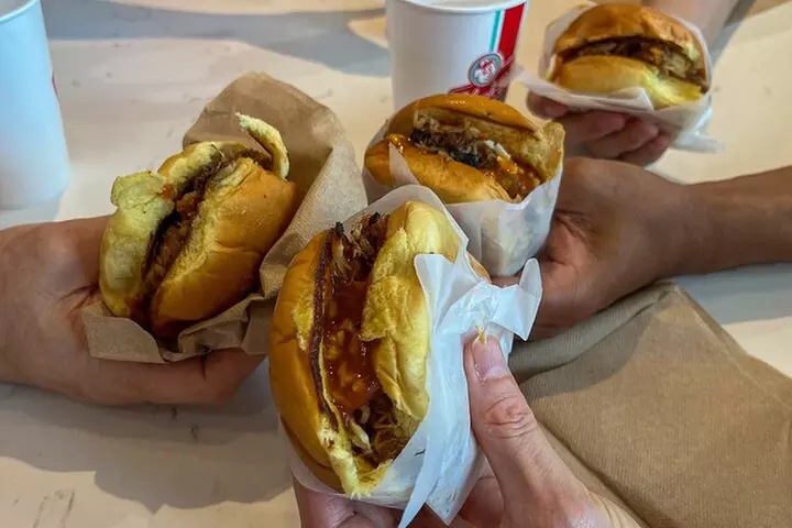 Nashville: Food Tour with 5+ Tastings of Local Delicacies