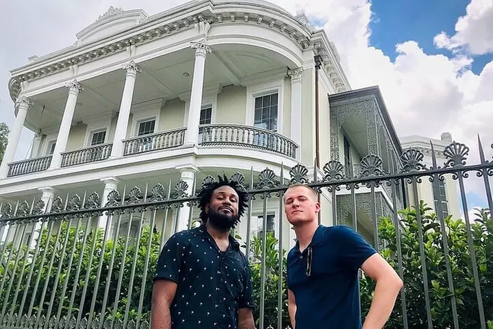 New Orleans City and Cemetery Tour with Garden District Stroll