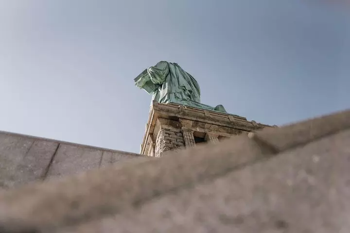 Statue of Liberty and Ellis Island Guided Tour with Ferry