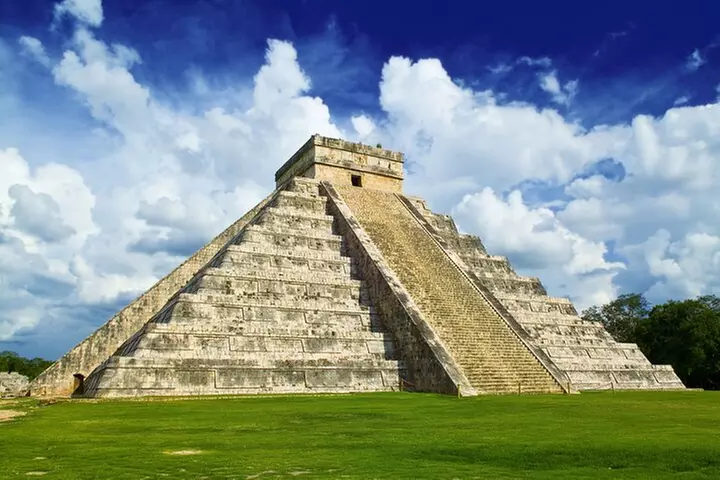 Full Day Tour to Chichen Itza and Mayan Cenotes from Cancun - Primary Image
