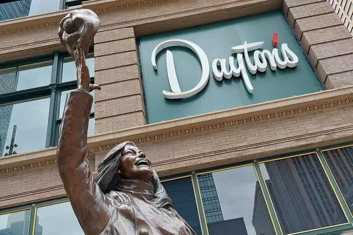 Minneapolis Walking Art Tour - Heart of Downtown