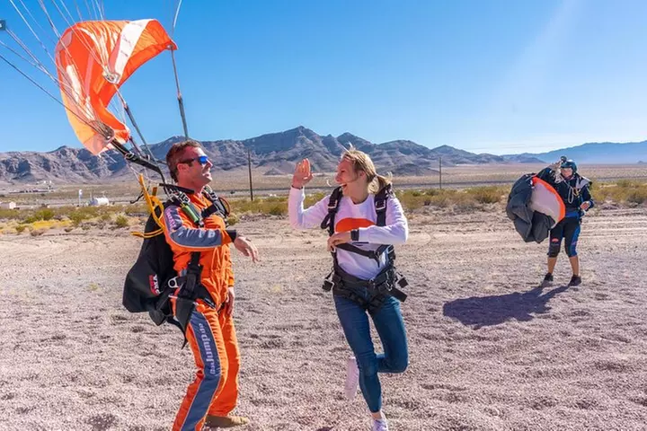 3-Hour Tandem Skydiving in Las Vegas