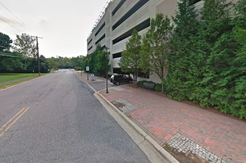 Parking at 3325 Toledo Rd. Garage - Primary Image