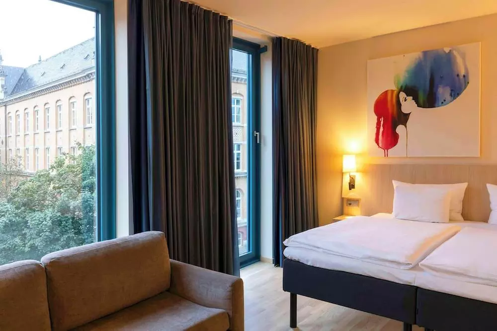 ✈ DEUTSCHLAND | Hamburg - Scandic Hamburg Emporio 4*, 2 Nächte