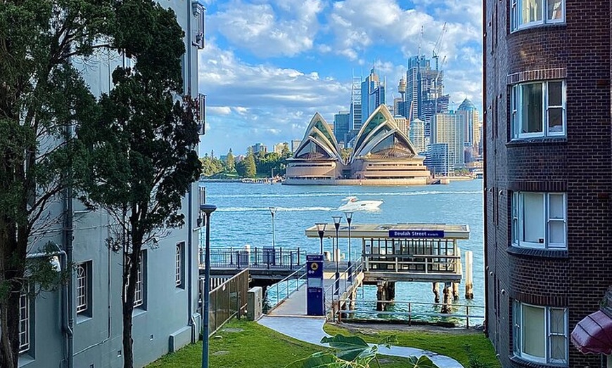 Image 4: Sydney: PRIVATE City Highlights & Ocean Front Luxe Tour (4h)
