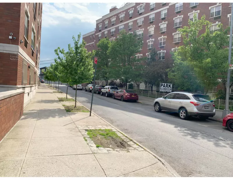 Parking at Super Elite - 3815 Putnam Ave. W. Garage - Primary Image
