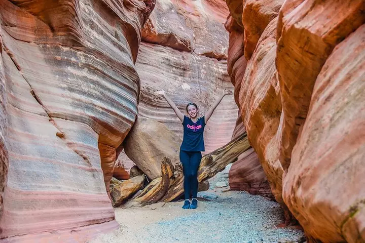 Peekaboo Slot Canyon 4WD Tour