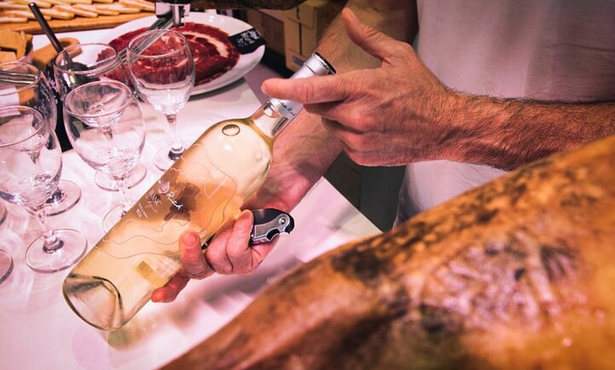 Image 4: Tour gastronómico premium en la ciudad de Ibiza