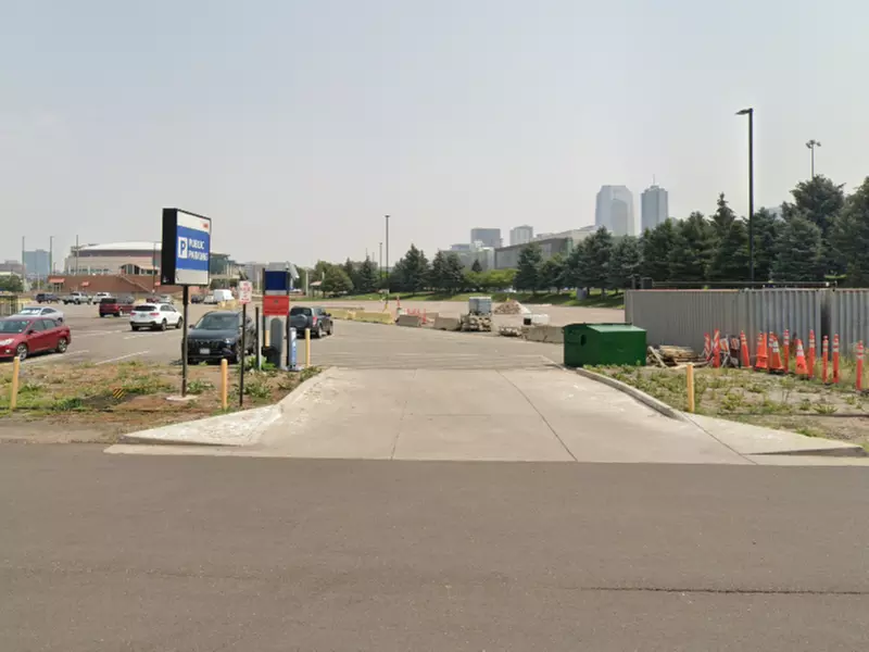 Parking at 500 Wazee St. Lot