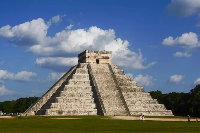 Chichen Itzá, Cenote Ik Kil, Valladolid Premium Full-Day Tour All Fees Included - Primary Image