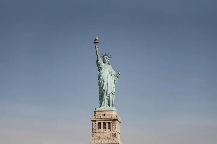 Statue of Liberty and Ellis Island Guided Tour with Ferry