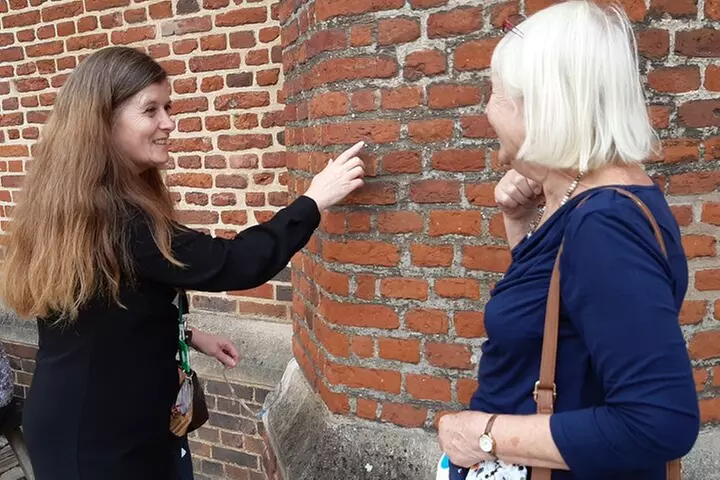 Private tour with an accredited expert guide Hampton Court Palace