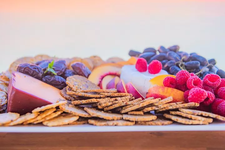 SCENIC AND PREHISTORIC CRUISE - Sparkling Wine & Gourmet Platters