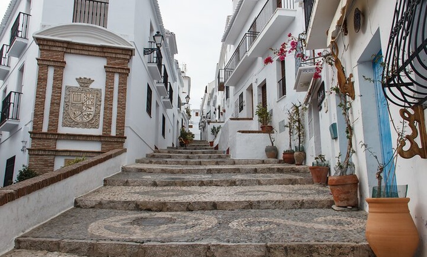 Image 2: Vino y Cultura Frigiliana Búsqueda del Tesoro