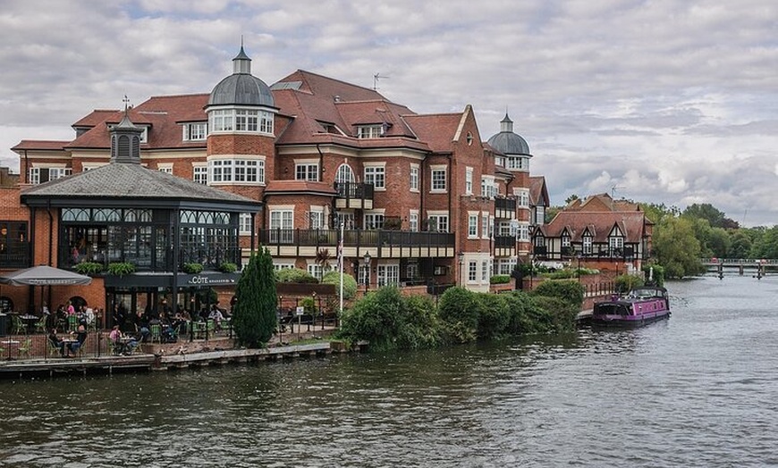 Image 8: Windsor Castle Stonehenge Private Tour from London with Passes