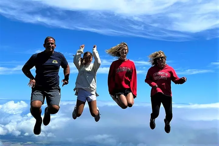 Haleakala Classic Vehicle Sunrise Tour with Breakfast