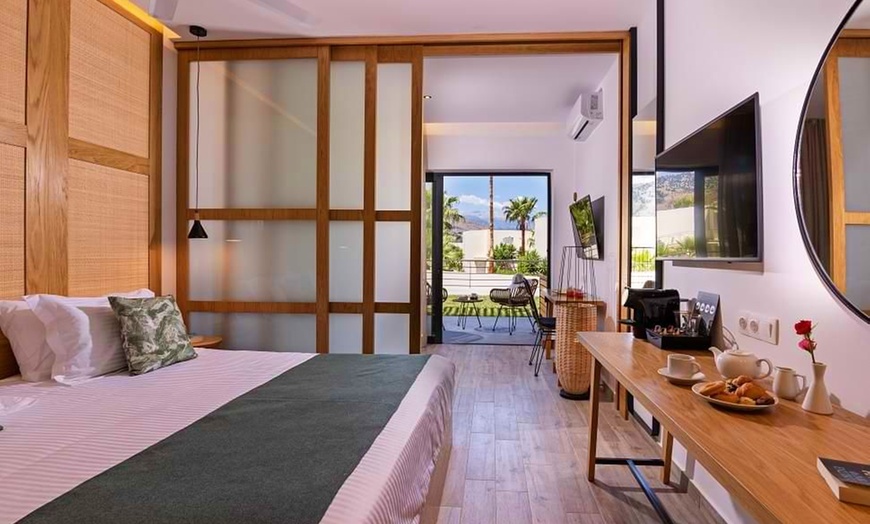 Image 3: ✈ CRÈTE | Georgioupolis - Georgioupolis Suites 5* - Demi-pension in...