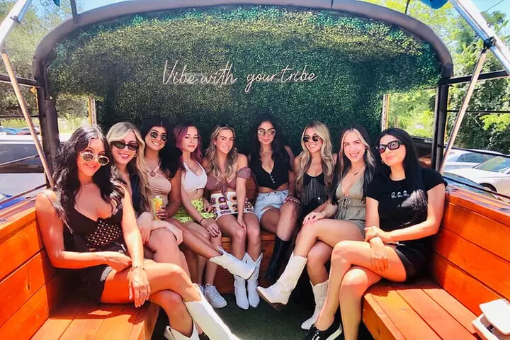 Austin Murals & Mimosas Roofless Party Bus Tour