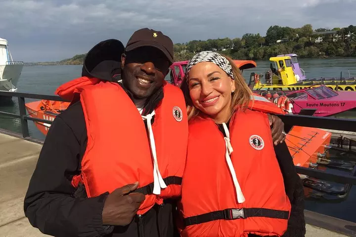 Niagara Falls Sightseeing tour of USA Side plus Jetboat