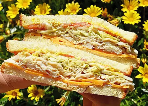 5% Cash Back at Rockets Pizza and Subs