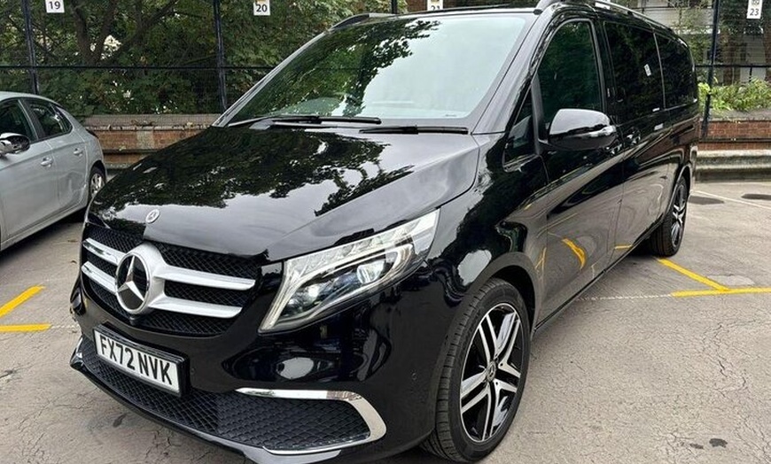 Image 3: Private Taxi Transfer from Luton Airport to London