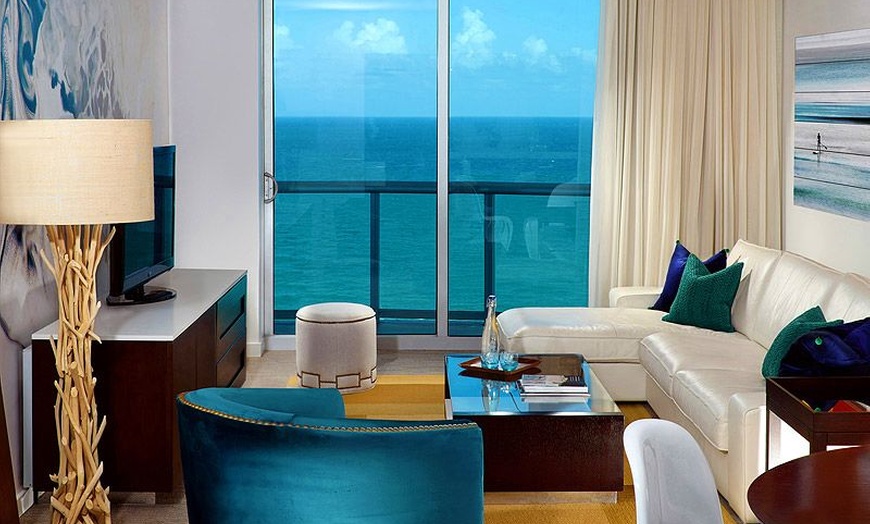 Image 5: ✈ UNITED STATES | Miami - Sole Miami, A Noble House Resort 4* - Out...