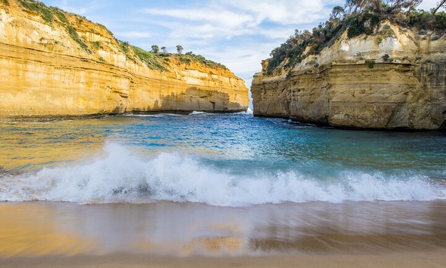 Image 3: Full day Shared Tour to Twelve Apostle (Melbourne Chinese Tour)