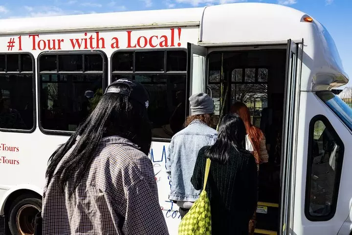 Small-Group Sightseeing Driving Tour of Nashville