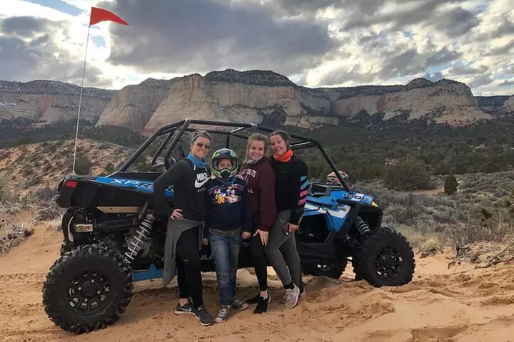 YOU DRIVE!! 4 HR Hog Canyon & Peek-a-Boo Slot UTV Tour