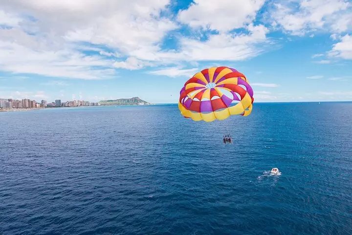 Half-day Tour in Diamond Head Sunrise and Parasail - Primary Image