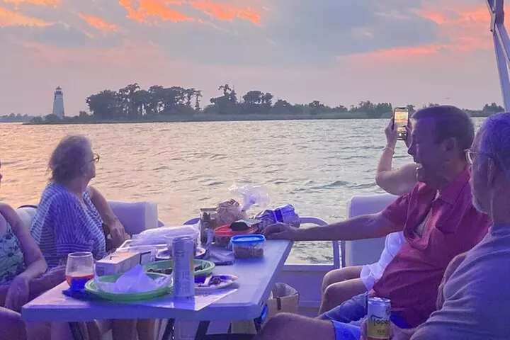 2-Hour Date Night and Sunset Cruise Near New Orleans