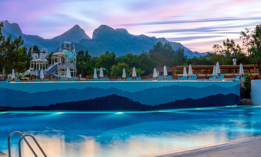 Image 2: ✈ ANTALYA | Beldibi - Baia Salima Kemer Club 5* - Plage privée