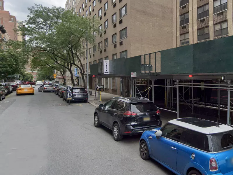 Parking at Park-it Management - 200 E. 24th St. Garage - Primary Image