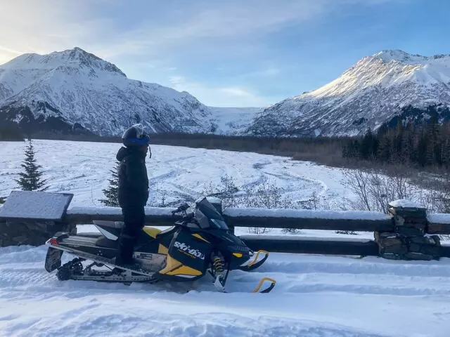 Snowmobile Classic Tour in Kenai Fjords National Park