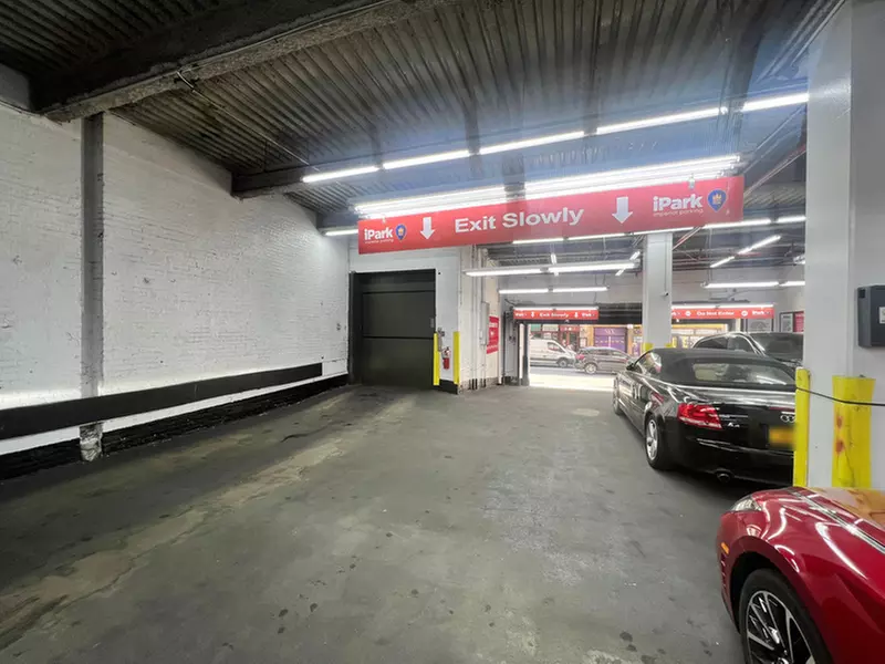 Parking at iPark - 259 West 47th Street Parking Corp. Garage - Second Medium