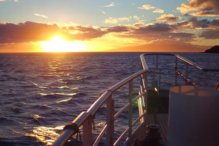 Maui Sunset Dinner Cruise - A Hawaiian Hula Experience