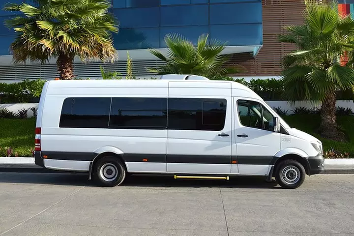 Private Transportation International Airport to Cancun - Primary Image