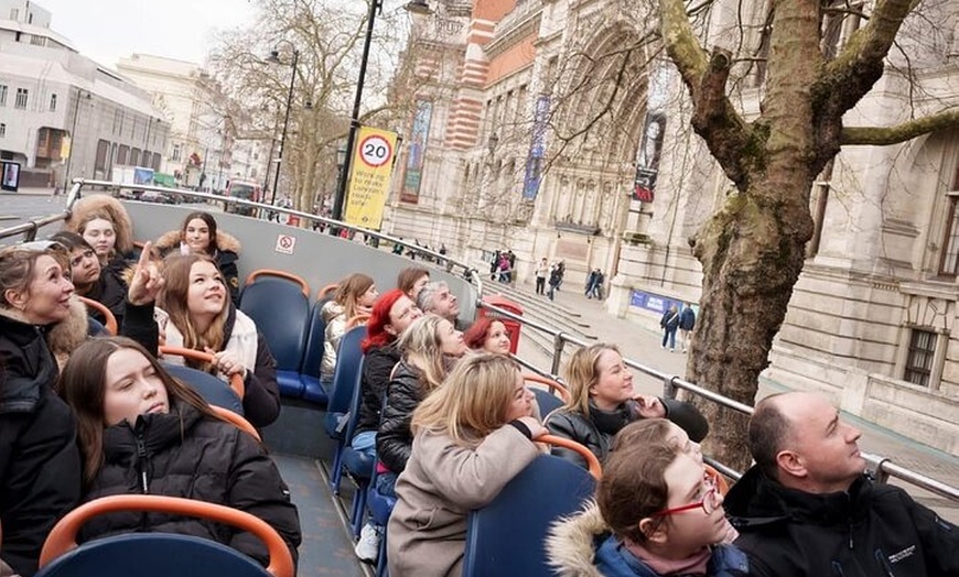 Image 12: London Hop on Hop Off 1 Day Tour with St Paul's Cathedral Ticket