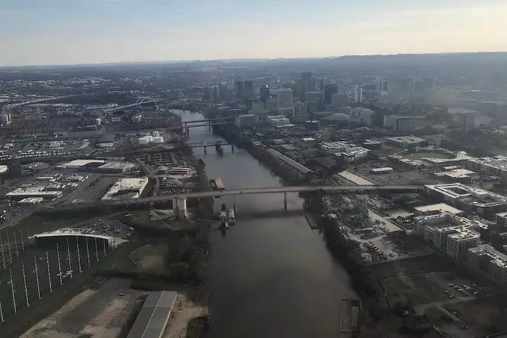 Short Helicopter Tour over downtown Nashville TN ( approx 8 min )