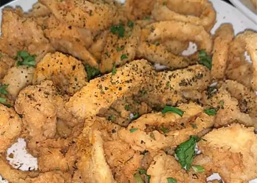 5% Cash Back at Mama's Greek Cuisine