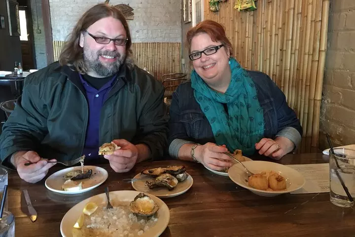 Food Tour of New Orleans Garden District: Group of Nine or Less